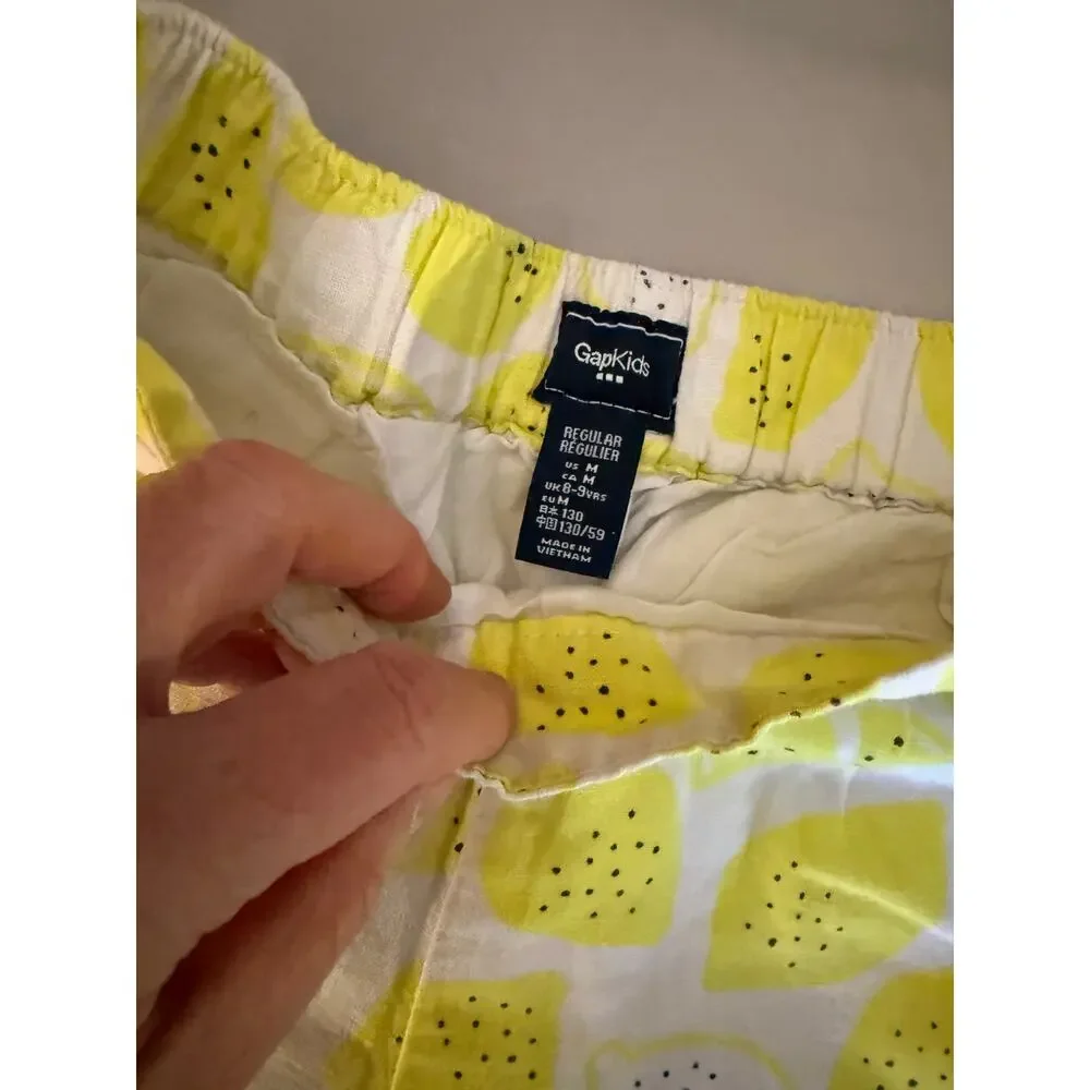 Gap white and yellow lemon Shorts size 8
